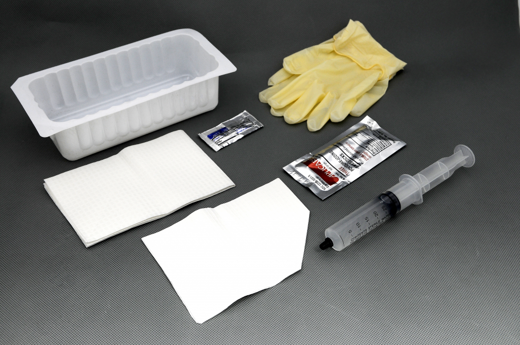 TRAY CATHETER FOLEY PREFILLED