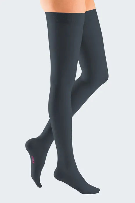MED 20-30mmHg Plus Calf Petite with Silicone dot topband